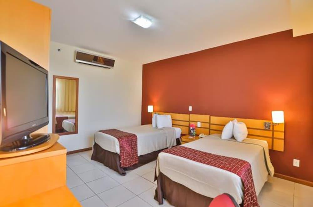 Vitoria Praia Hotel Bagian luar foto